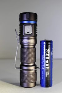 Jetbeam E40R and its own battery